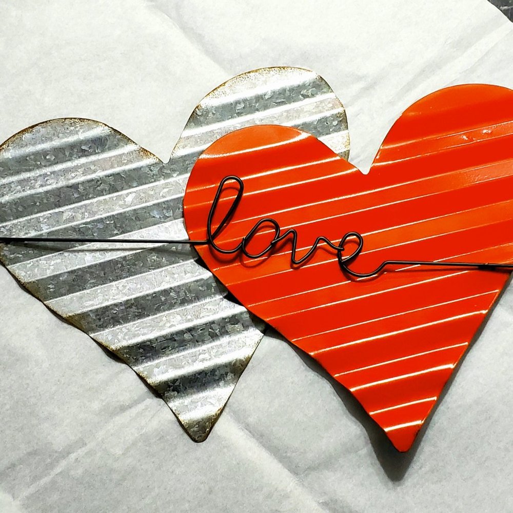 Valentine "LOVE"  wall hanging art. Metal 11" tall.